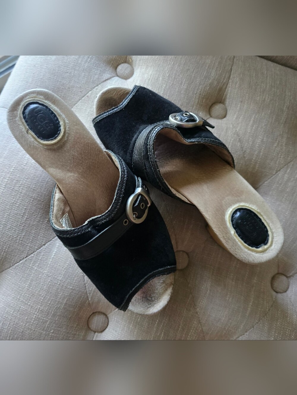 UGG Women’s Black Suede Peep-Toe 1" Wood Platform Sandals, 3"Block Heel. Sz: 8